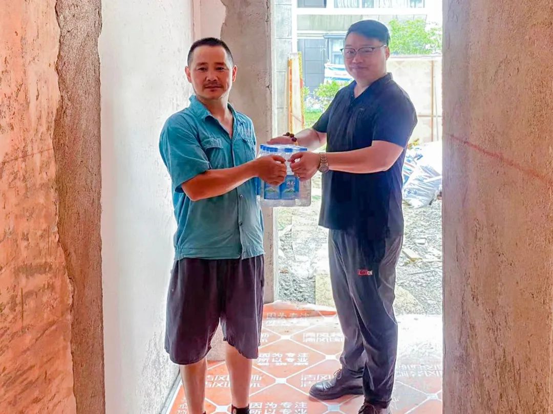 我們·清風(fēng) | 清風(fēng)裝飾夏日工地送清涼，感謝匠人！