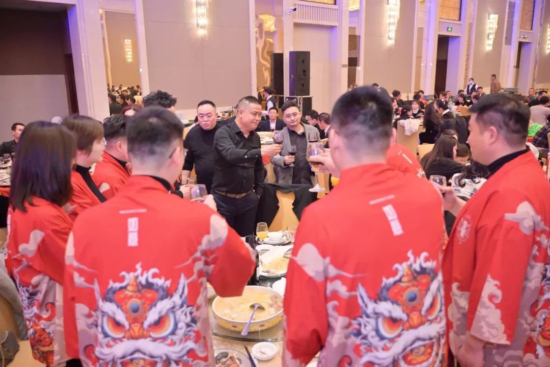 龍騰年·秉初心·創(chuàng)未來(lái)|清風(fēng)裝飾25周年主題年會(huì)圓滿(mǎn)成功！