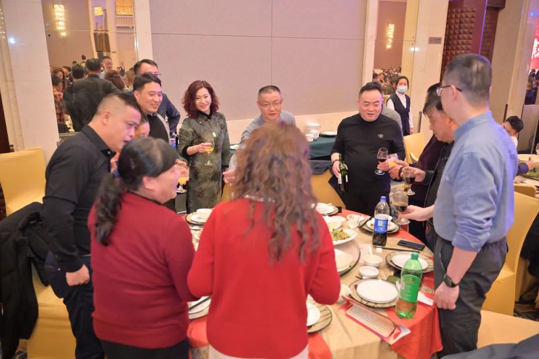 龍騰年·秉初心·創(chuàng)未來(lái)|清風(fēng)裝飾25周年主題年會(huì)圓滿(mǎn)成功！