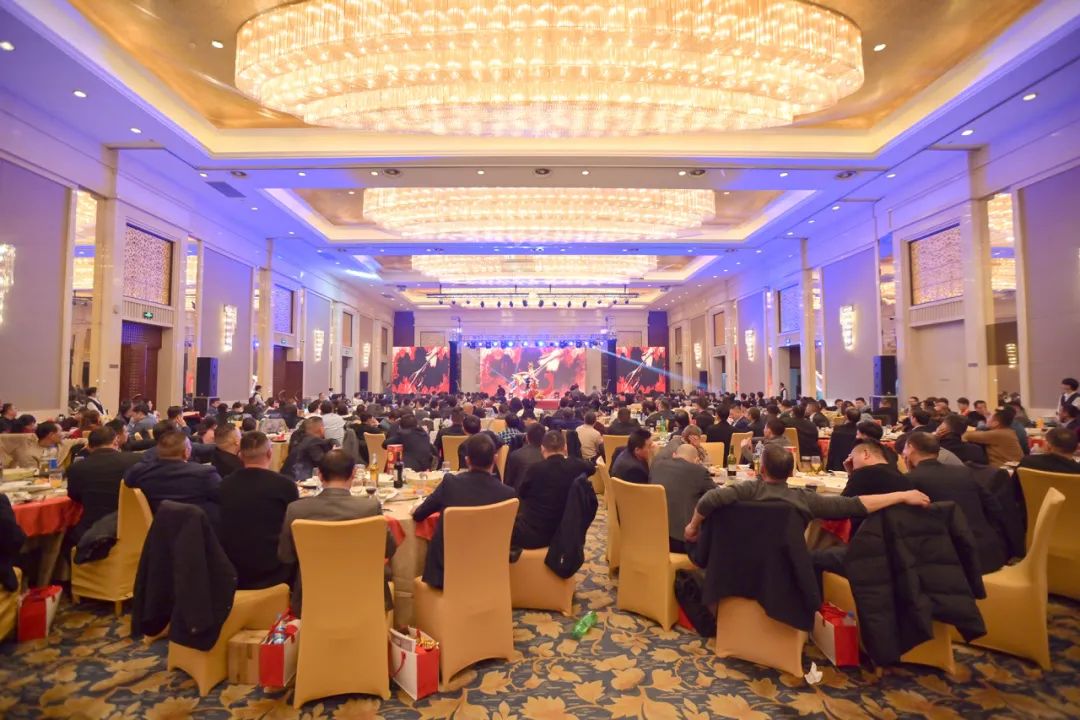 龍騰年·秉初心·創(chuàng)未來(lái)|清風(fēng)裝飾25周年主題年會(huì)圓滿(mǎn)成功！