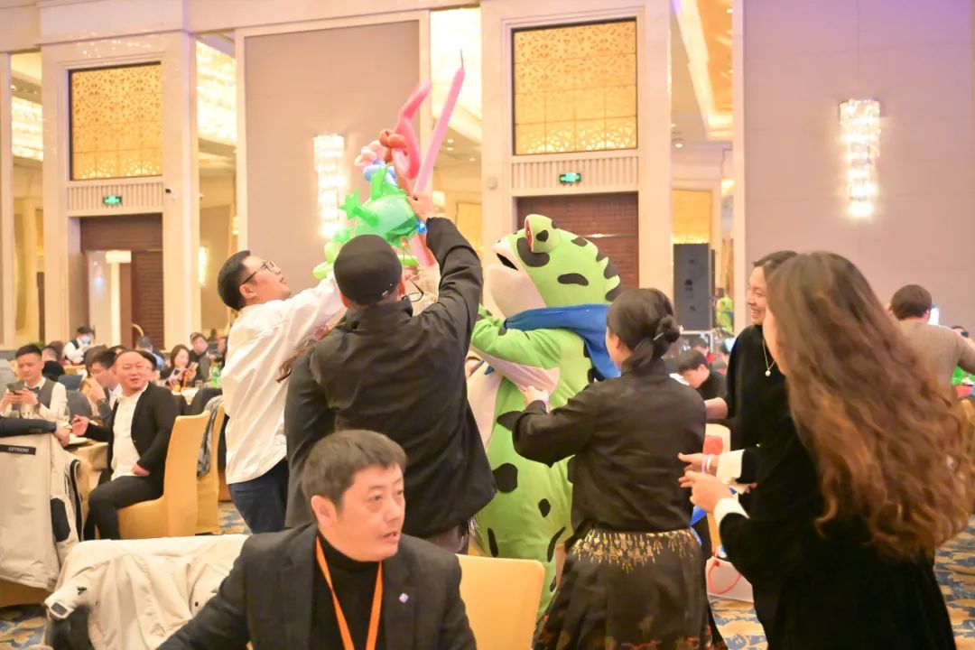 龍騰年·秉初心·創(chuàng)未來(lái)|清風(fēng)裝飾25周年主題年會(huì)圓滿(mǎn)成功！