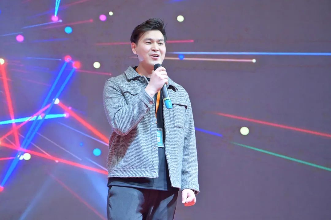 龍騰年·秉初心·創(chuàng)未來(lái)|清風(fēng)裝飾25周年主題年會(huì)圓滿(mǎn)成功！