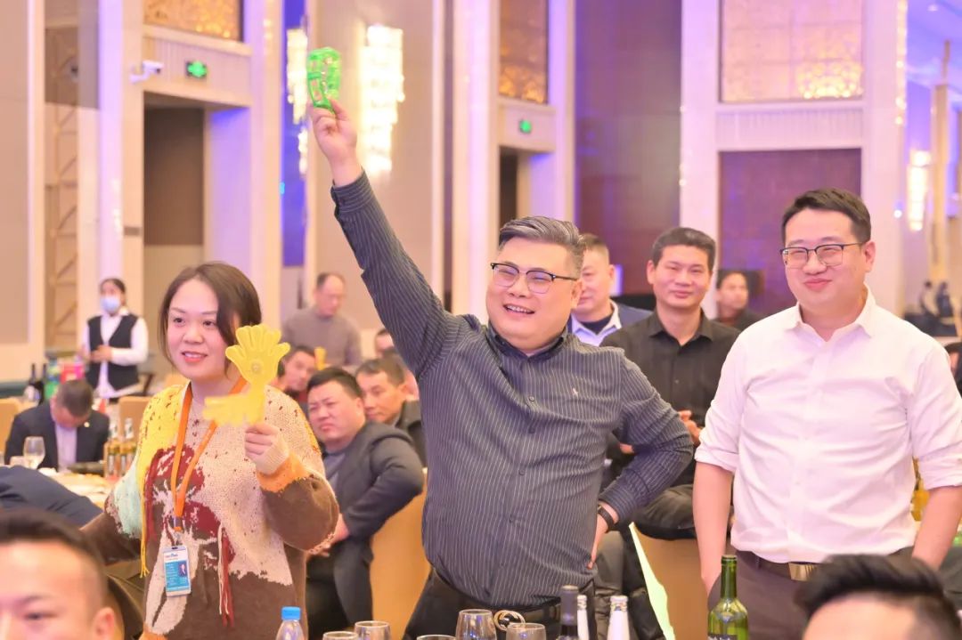 龍騰年·秉初心·創(chuàng)未來(lái)|清風(fēng)裝飾25周年主題年會(huì)圓滿(mǎn)成功！