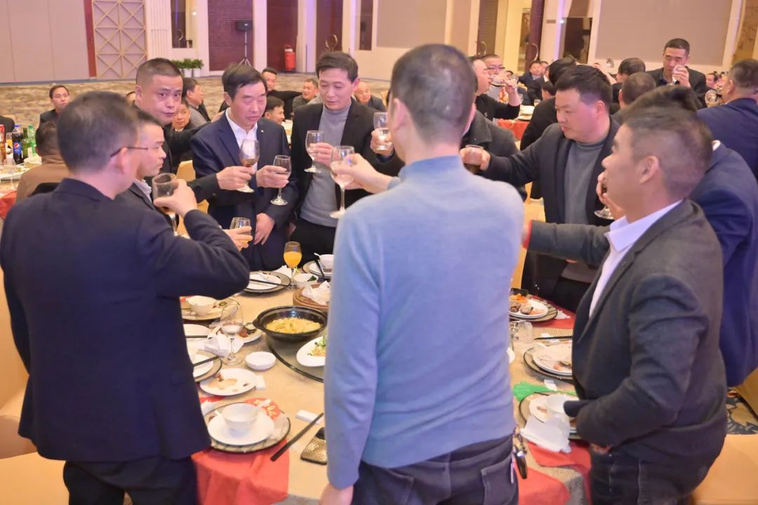 龍騰年·秉初心·創(chuàng)未來(lái)|清風(fēng)裝飾25周年主題年會(huì)圓滿(mǎn)成功！