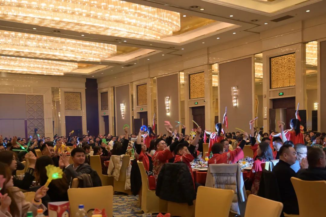 龍騰年·秉初心·創(chuàng)未來(lái)|清風(fēng)裝飾25周年主題年會(huì)圓滿(mǎn)成功！