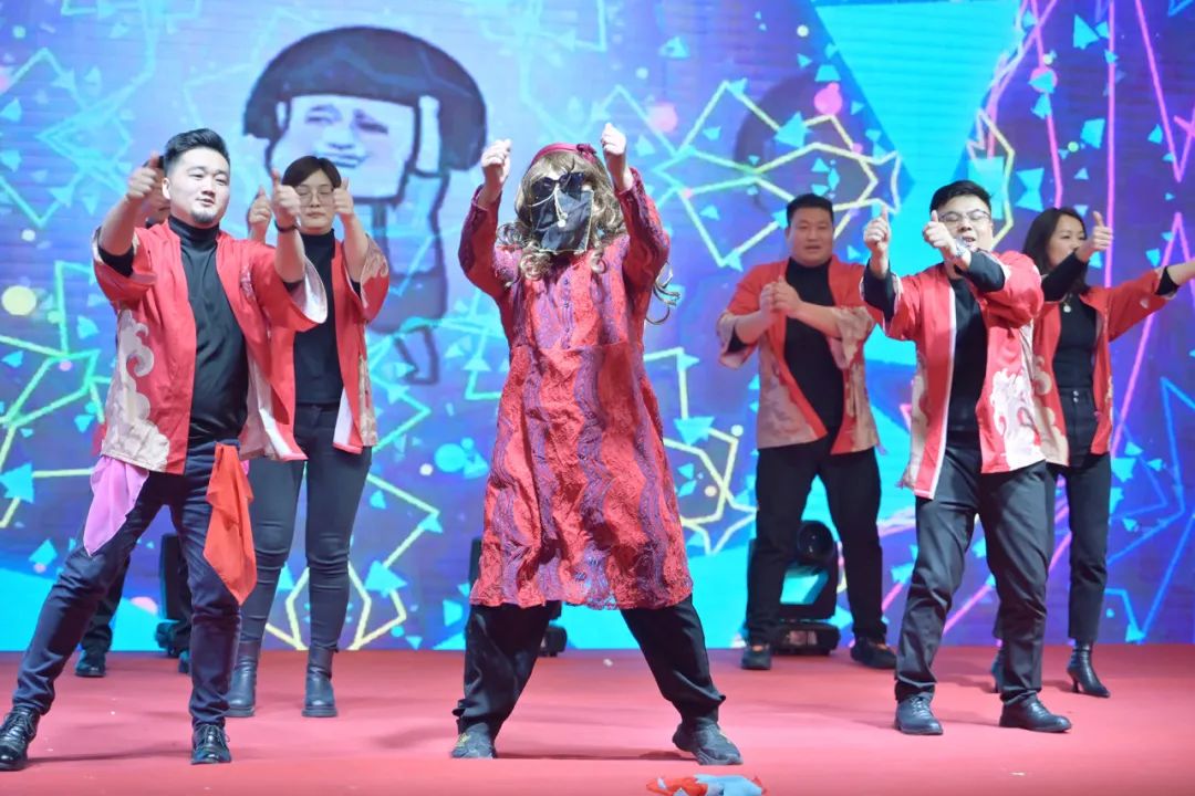 龍騰年·秉初心·創(chuàng)未來(lái)|清風(fēng)裝飾25周年主題年會(huì)圓滿(mǎn)成功！