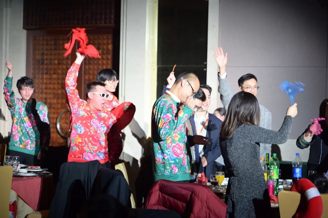 龍騰年·秉初心·創(chuàng)未來(lái)|清風(fēng)裝飾25周年主題年會(huì)圓滿(mǎn)成功！