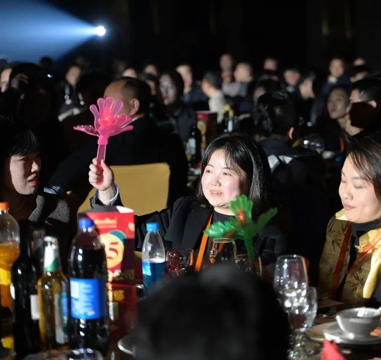 龍騰年·秉初心·創(chuàng)未來(lái)|清風(fēng)裝飾25周年主題年會(huì)圓滿(mǎn)成功！