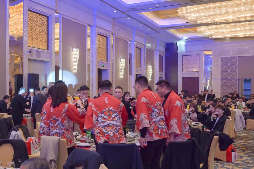 龍騰年·秉初心·創(chuàng)未來(lái)|清風(fēng)裝飾25周年主題年會(huì)圓滿(mǎn)成功！