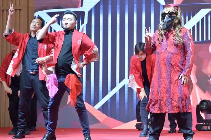 龍騰年·秉初心·創(chuàng)未來(lái)|清風(fēng)裝飾25周年主題年會(huì)圓滿(mǎn)成功！