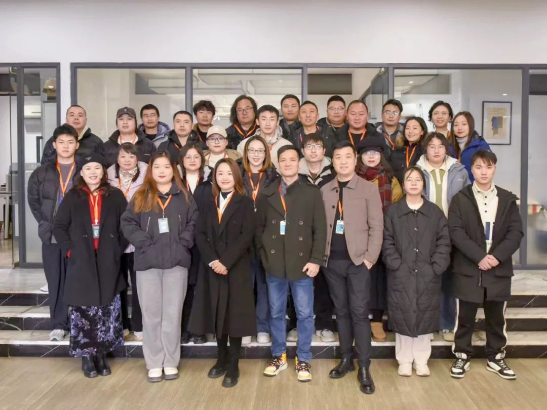 清風(fēng)裝飾企業(yè)集團(tuán)祝大家元旦快樂，2024萬(wàn)事皆勝意！