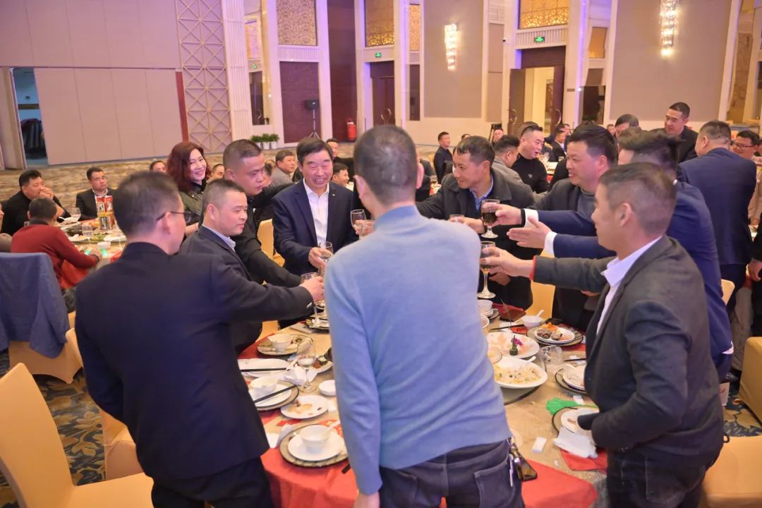 龍騰年·秉初心·創(chuàng)未來(lái)|清風(fēng)裝飾25周年主題年會(huì)圓滿(mǎn)成功！