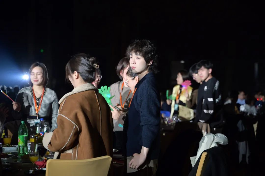 龍騰年·秉初心·創(chuàng)未來(lái)|清風(fēng)裝飾25周年主題年會(huì)圓滿(mǎn)成功！