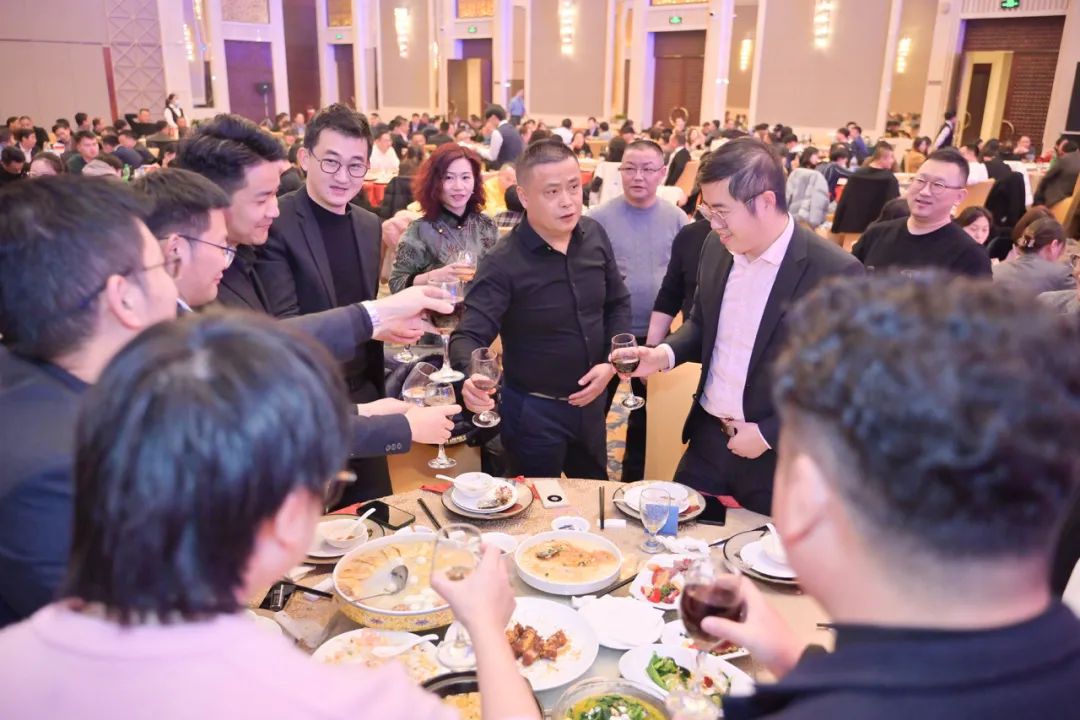 龍騰年·秉初心·創(chuàng)未來(lái)|清風(fēng)裝飾25周年主題年會(huì)圓滿(mǎn)成功！