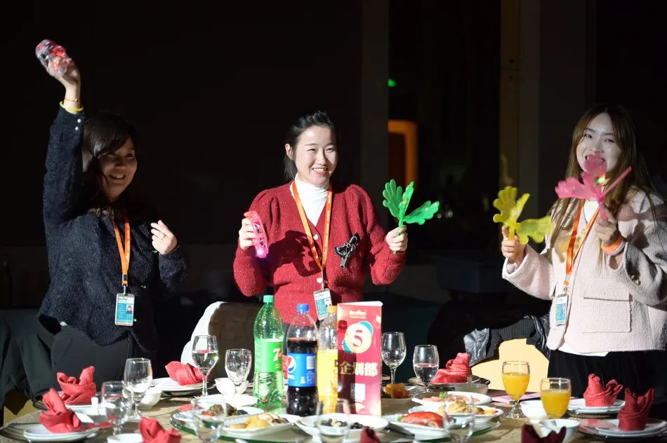 龍騰年·秉初心·創(chuàng)未來(lái)|清風(fēng)裝飾25周年主題年會(huì)圓滿(mǎn)成功！