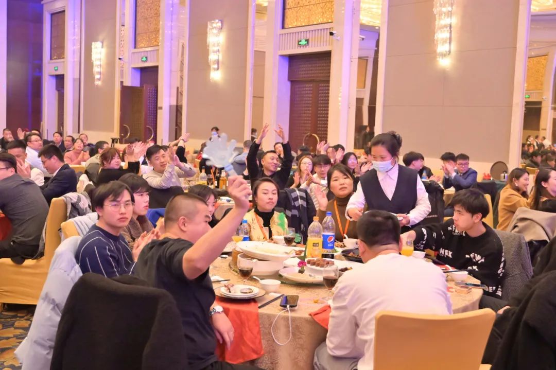 龍騰年·秉初心·創(chuàng)未來(lái)|清風(fēng)裝飾25周年主題年會(huì)圓滿(mǎn)成功！