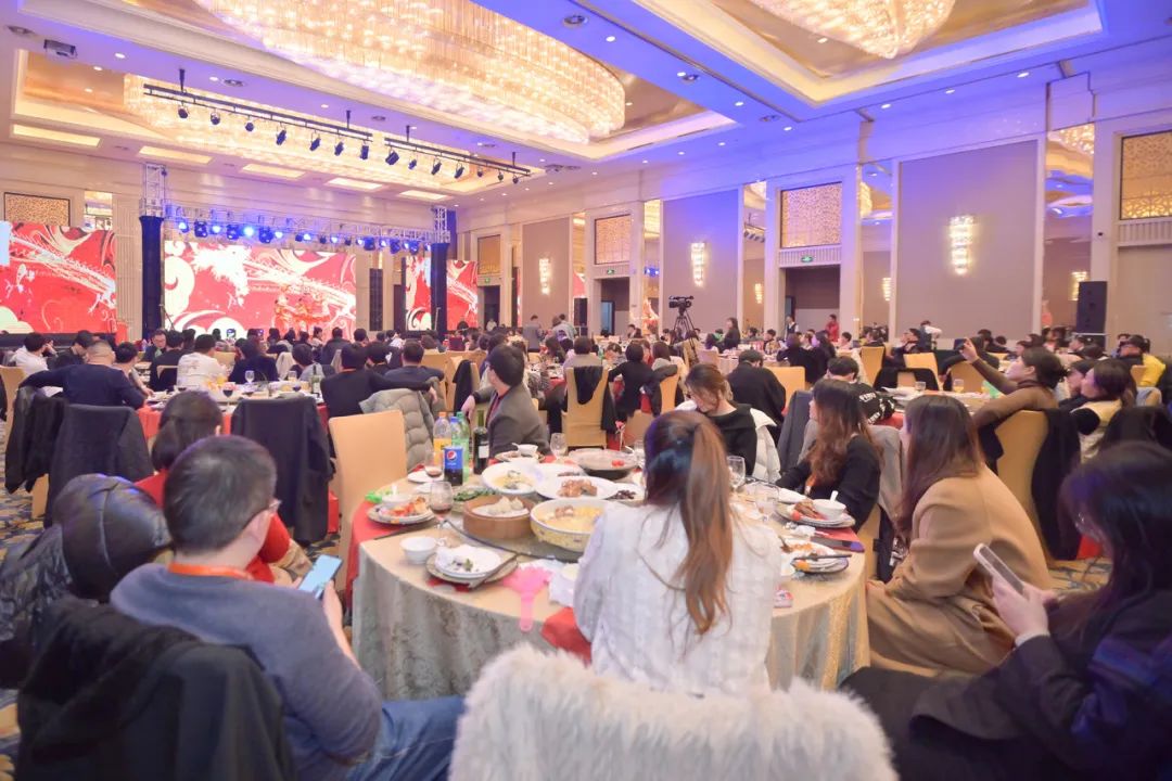 龍騰年·秉初心·創(chuàng)未來(lái)|清風(fēng)裝飾25周年主題年會(huì)圓滿(mǎn)成功！