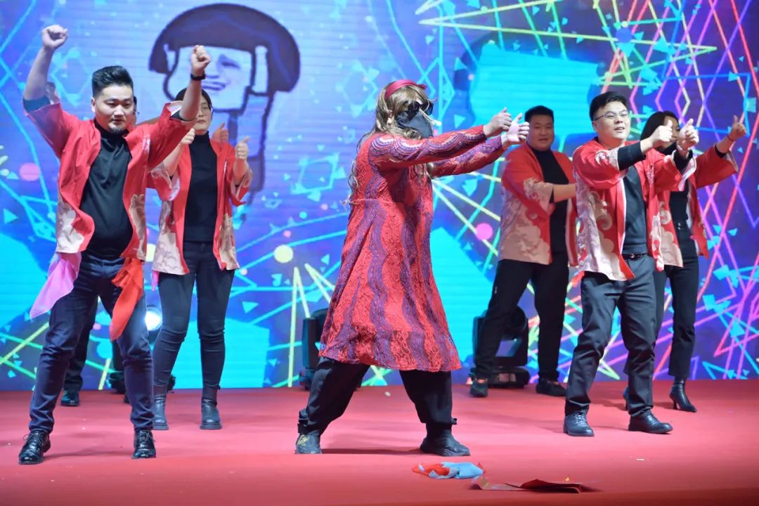 龍騰年·秉初心·創(chuàng)未來(lái)|清風(fēng)裝飾25周年主題年會(huì)圓滿(mǎn)成功！