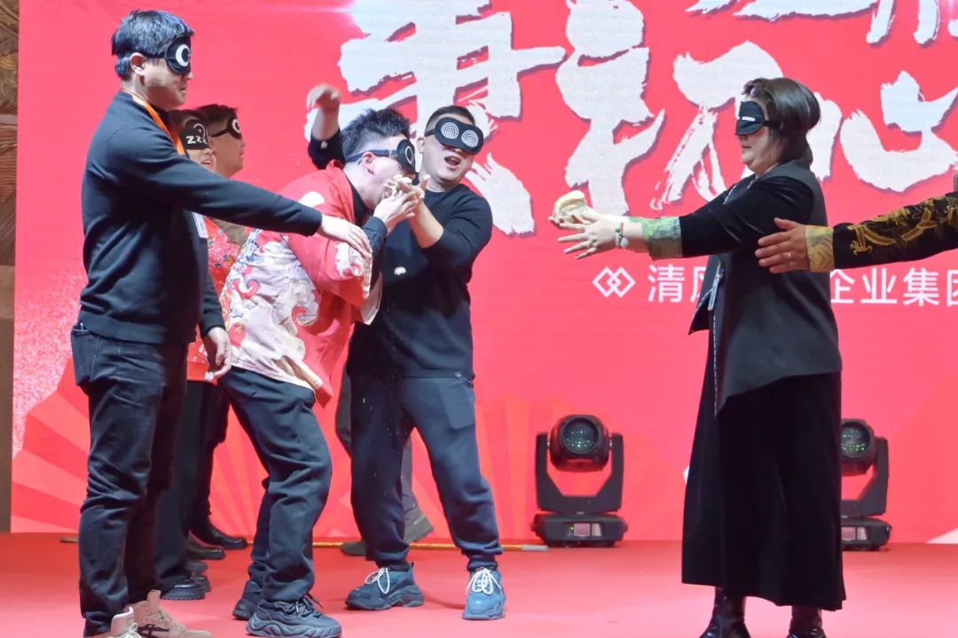 龍騰年·秉初心·創(chuàng)未來(lái)|清風(fēng)裝飾25周年主題年會(huì)圓滿(mǎn)成功！