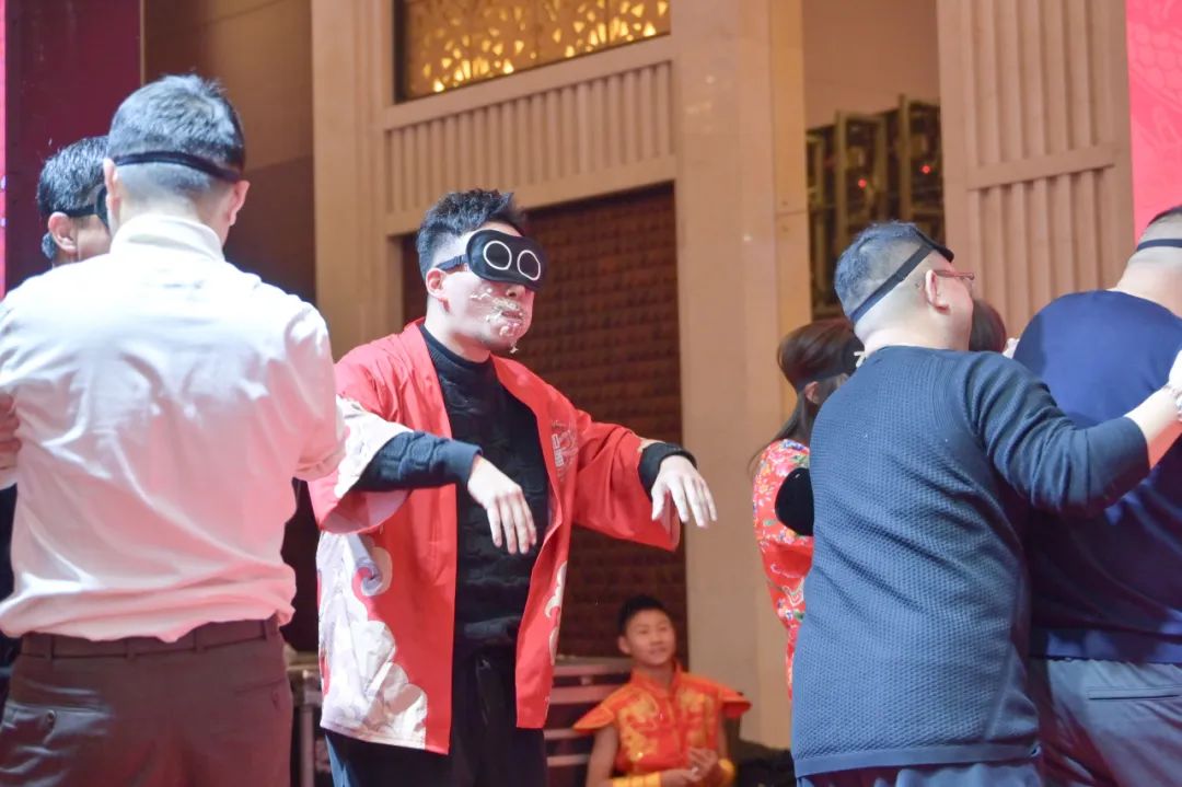 龍騰年·秉初心·創(chuàng)未來(lái)|清風(fēng)裝飾25周年主題年會(huì)圓滿(mǎn)成功！