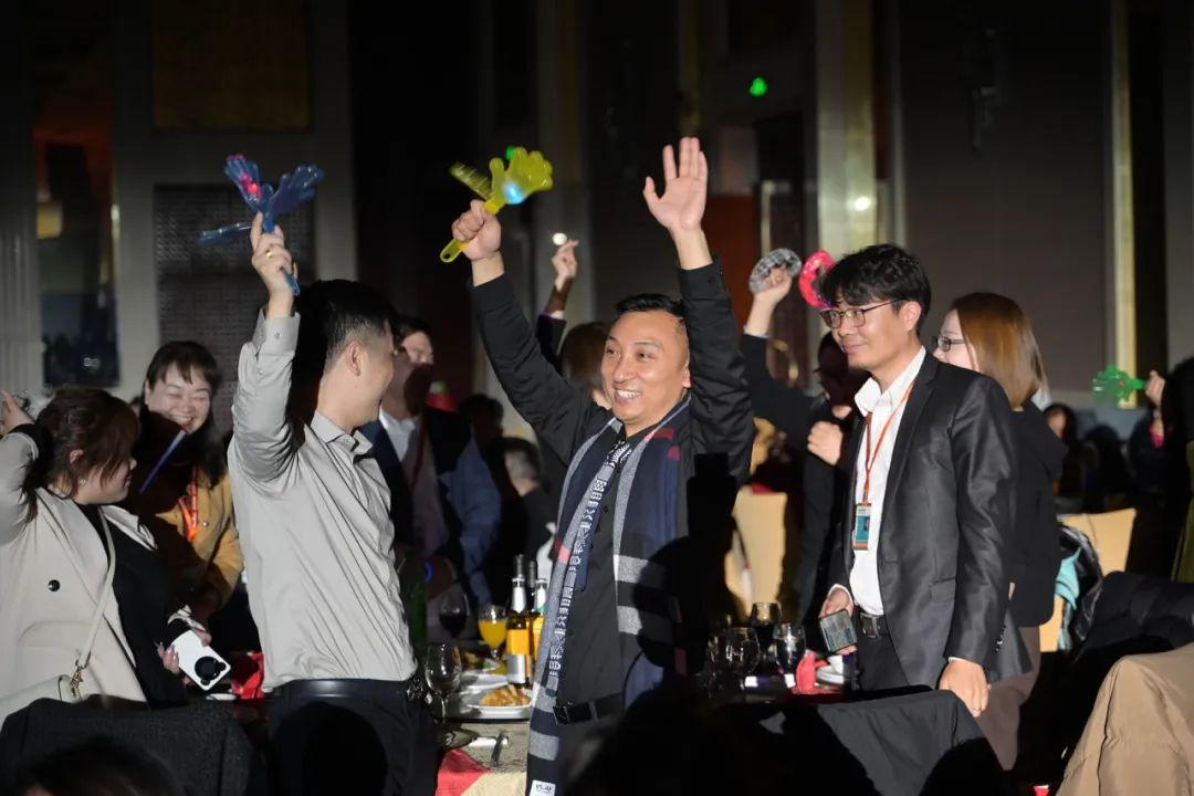 龍騰年·秉初心·創(chuàng)未來(lái)|清風(fēng)裝飾25周年主題年會(huì)圓滿(mǎn)成功！