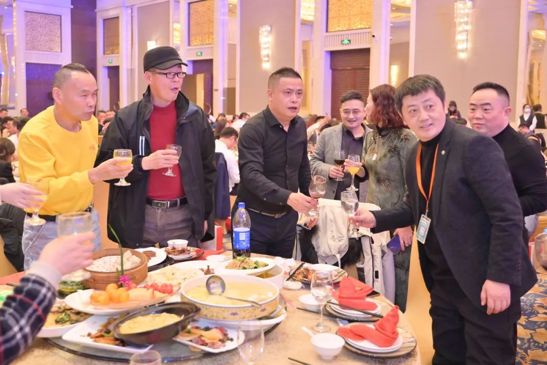 龍騰年·秉初心·創(chuàng)未來(lái)|清風(fēng)裝飾25周年主題年會(huì)圓滿(mǎn)成功！