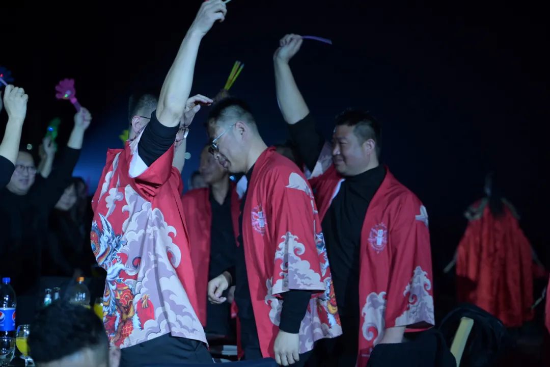 龍騰年·秉初心·創(chuàng)未來(lái)|清風(fēng)裝飾25周年主題年會(huì)圓滿(mǎn)成功！