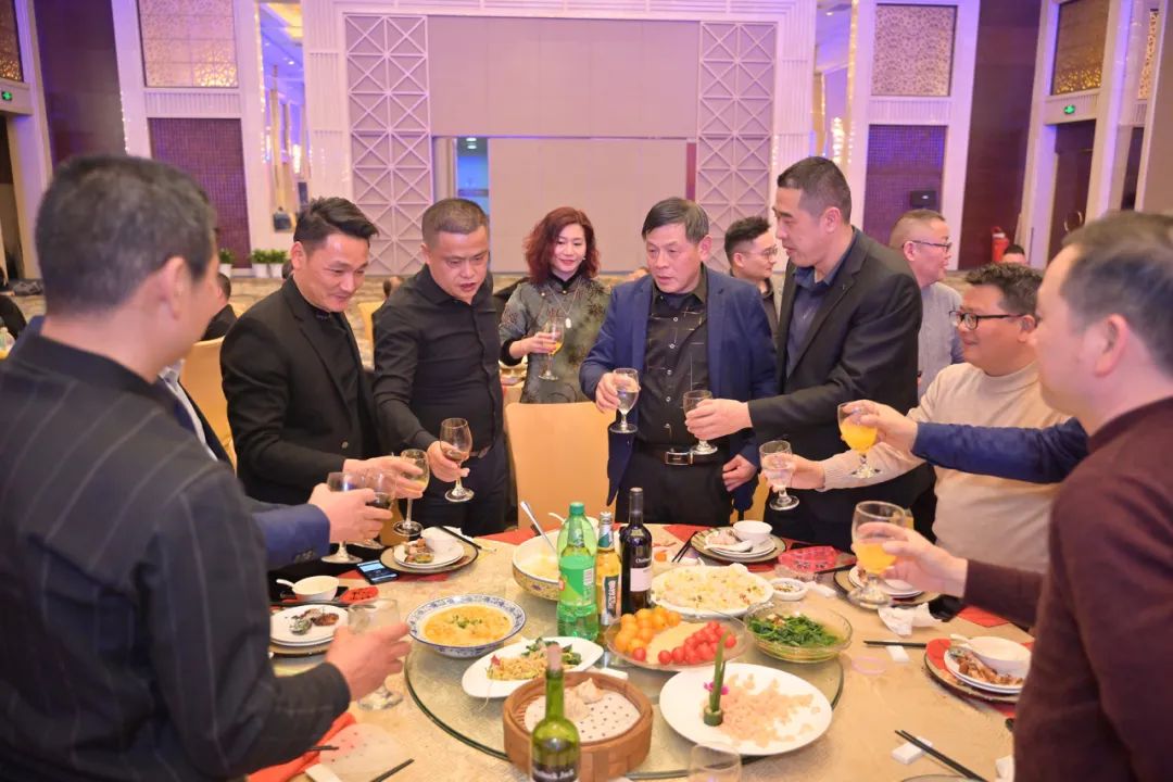 龍騰年·秉初心·創(chuàng)未來(lái)|清風(fēng)裝飾25周年主題年會(huì)圓滿(mǎn)成功！