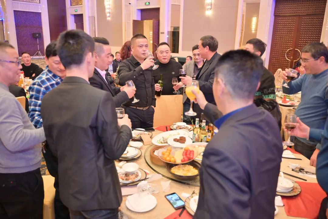 龍騰年·秉初心·創(chuàng)未來(lái)|清風(fēng)裝飾25周年主題年會(huì)圓滿(mǎn)成功！