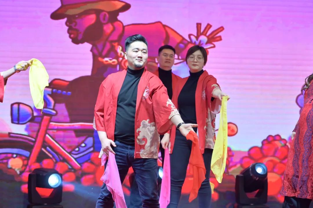 龍騰年·秉初心·創(chuàng)未來(lái)|清風(fēng)裝飾25周年主題年會(huì)圓滿(mǎn)成功！