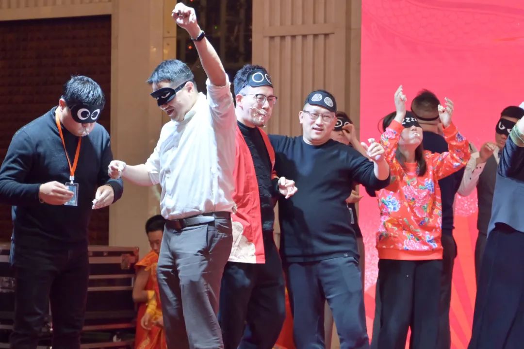 龍騰年·秉初心·創(chuàng)未來(lái)|清風(fēng)裝飾25周年主題年會(huì)圓滿(mǎn)成功！