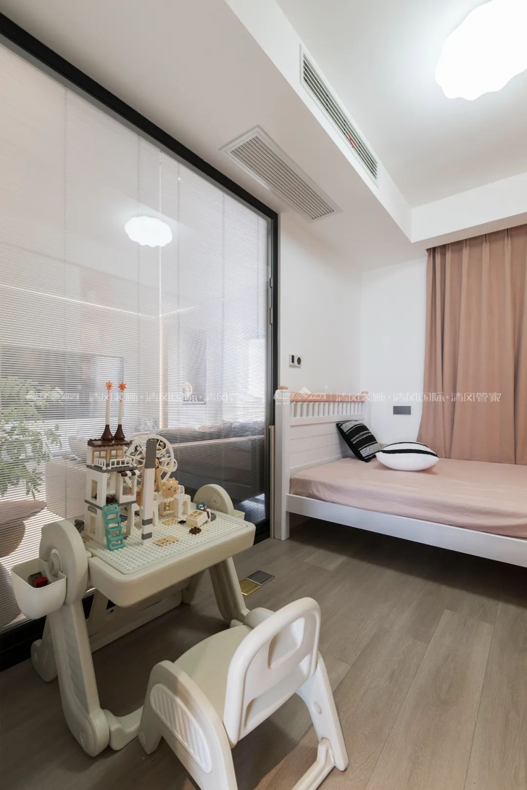 賞·析|140㎡現(xiàn)代簡約，光影自由穿梭的家滿是松弛感！