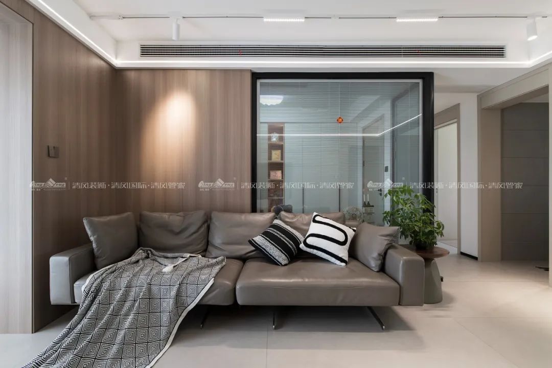 賞·析|140㎡現(xiàn)代簡約，光影自由穿梭的家滿是松弛感！