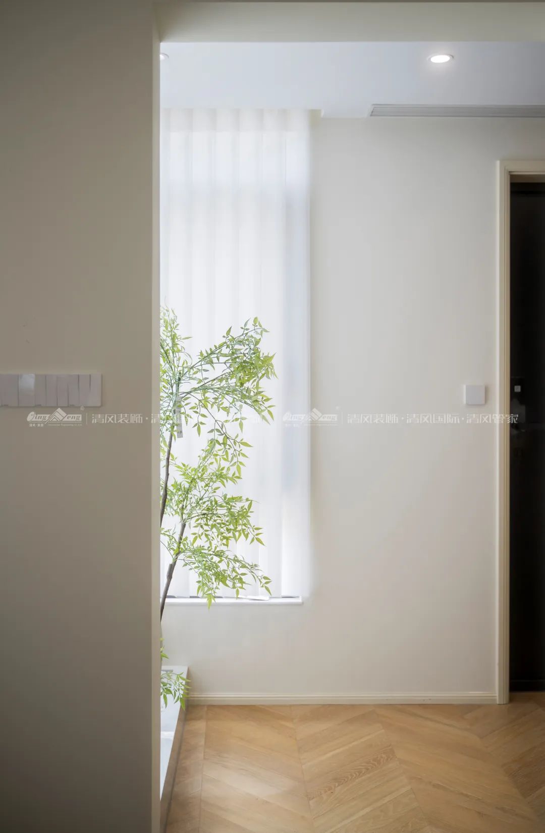 賞·析|300㎡輕法混搭風(fēng)，時(shí)尚溫馨感拉滿！