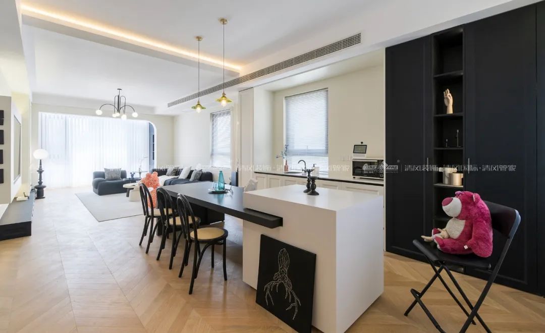 賞·析|300㎡輕法混搭風(fēng)，時(shí)尚溫馨感拉滿！