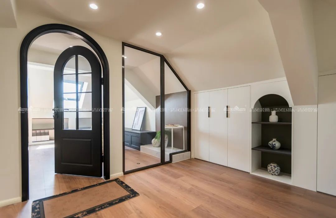 賞·析|300㎡輕法混搭風(fēng)，時尚溫馨感拉滿！