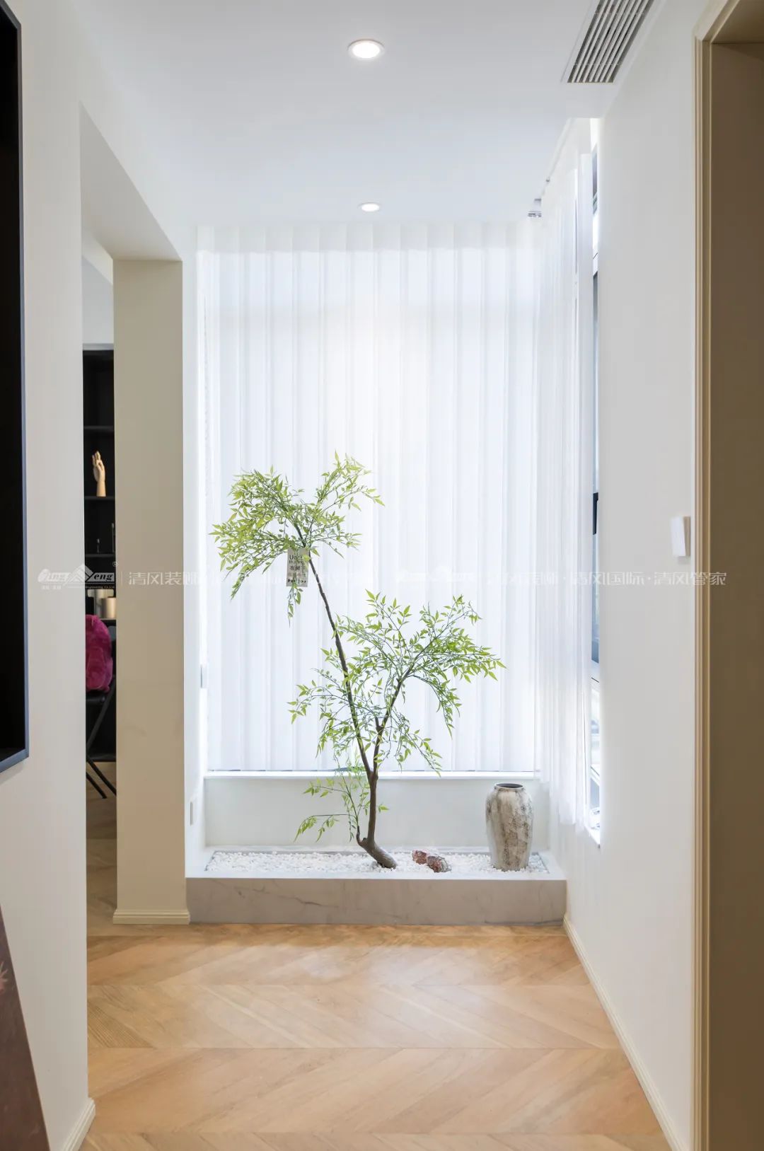 賞·析|300㎡輕法混搭風(fēng)，時(shí)尚溫馨感拉滿！