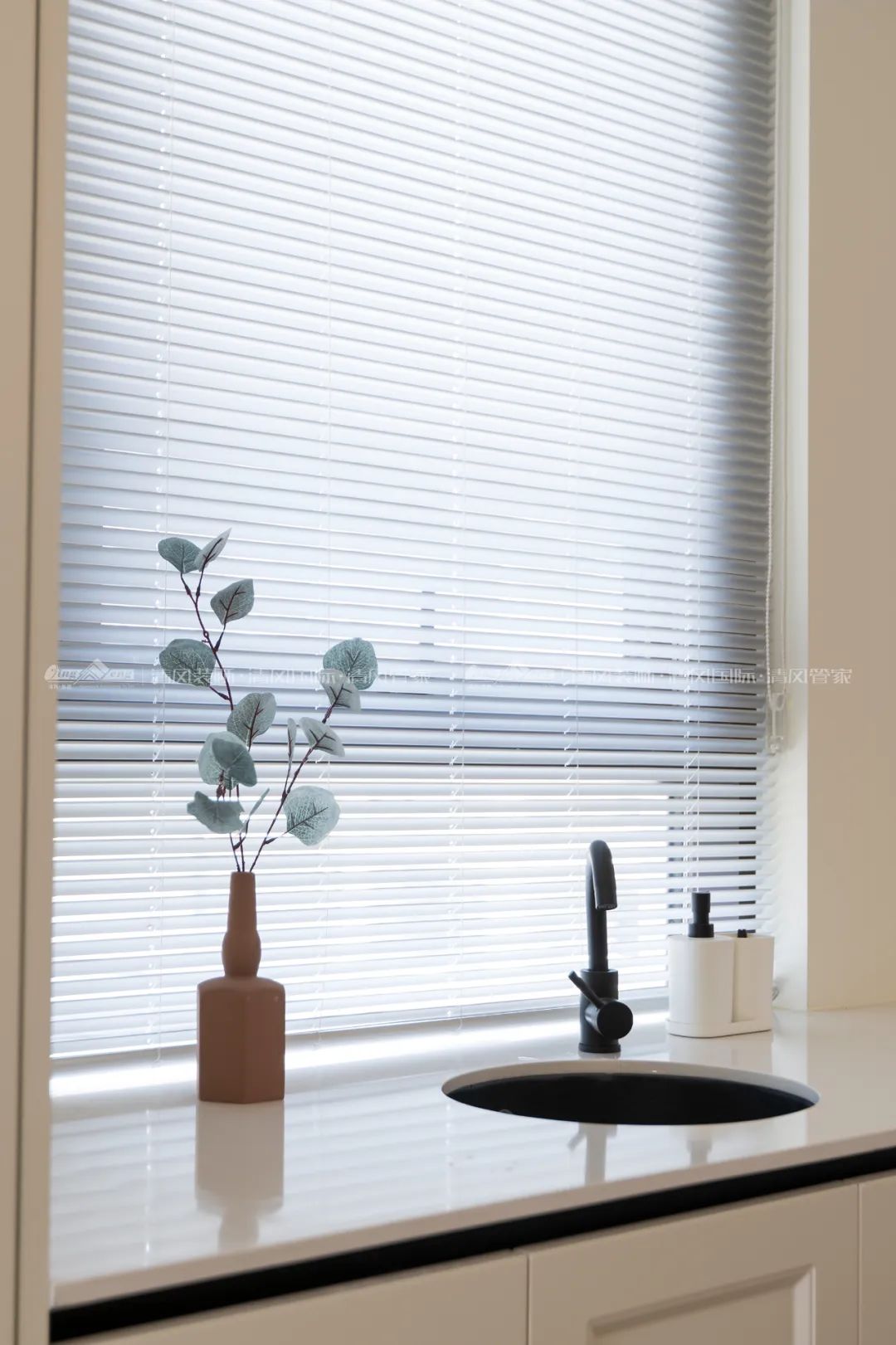 賞·析|300㎡輕法混搭風(fēng)，時(shí)尚溫馨感拉滿！