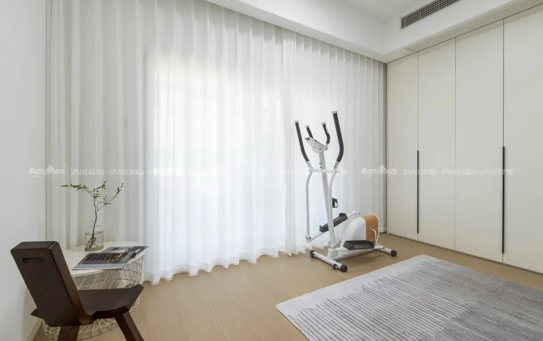 賞·析|300㎡輕法混搭風(fēng)，時(shí)尚溫馨感拉滿！