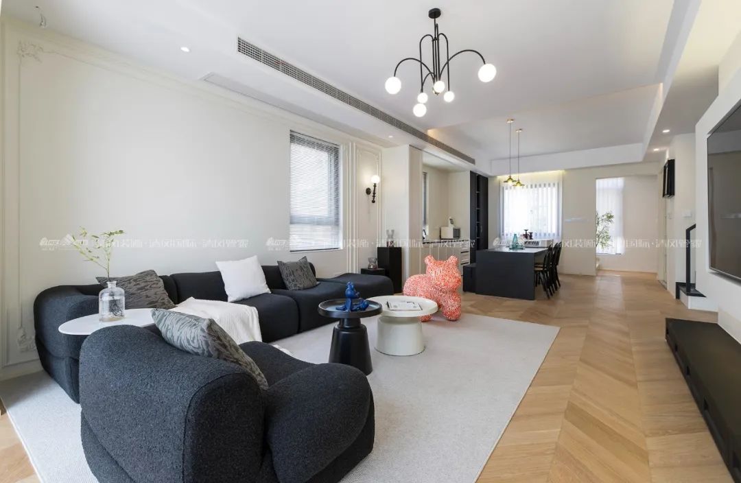 賞·析|300㎡輕法混搭風(fēng)，時(shí)尚溫馨感拉滿！