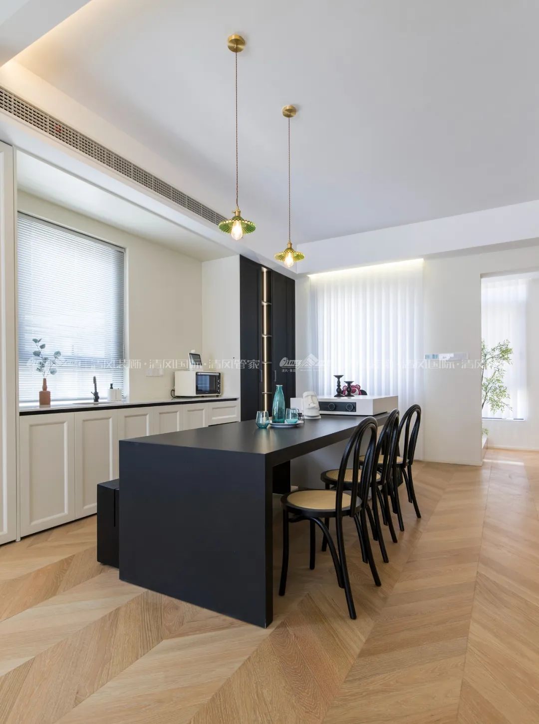 賞·析|300㎡輕法混搭風(fēng)，時尚溫馨感拉滿！