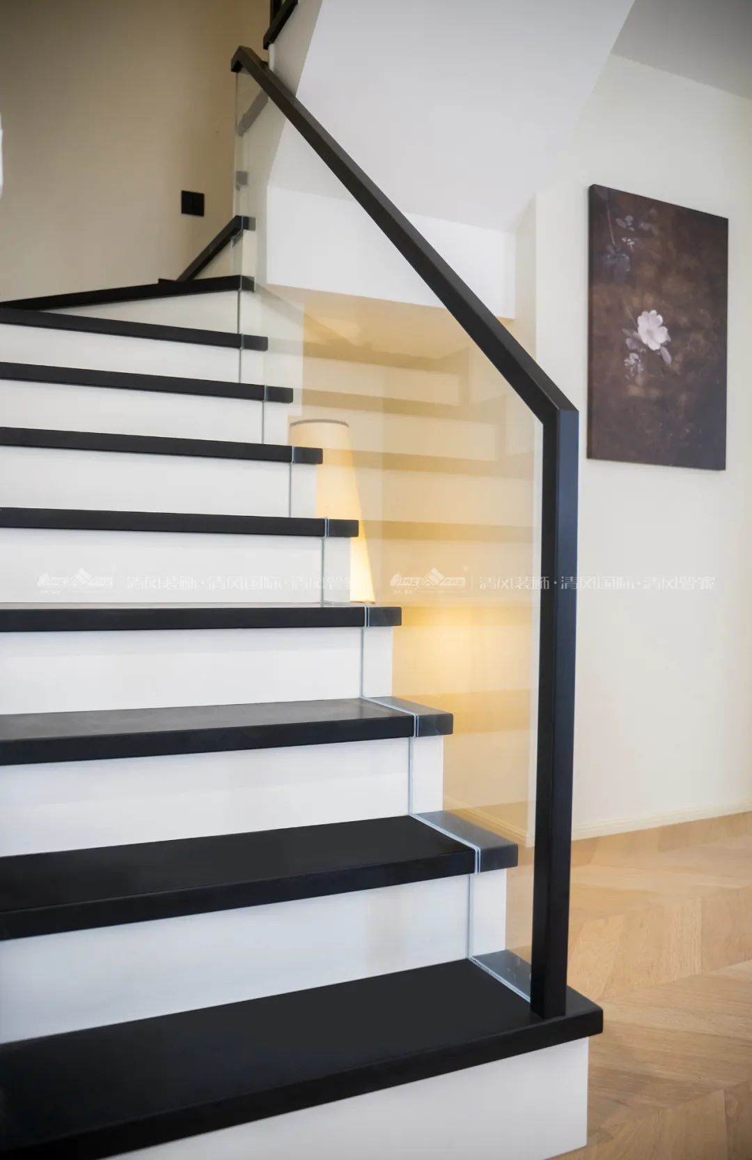 賞·析|300㎡輕法混搭風(fēng)，時(shí)尚溫馨感拉滿！