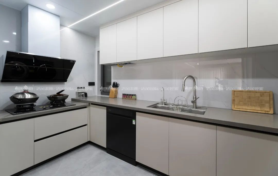 賞·析|180㎡現(xiàn)代簡約，探索家的生活軌跡