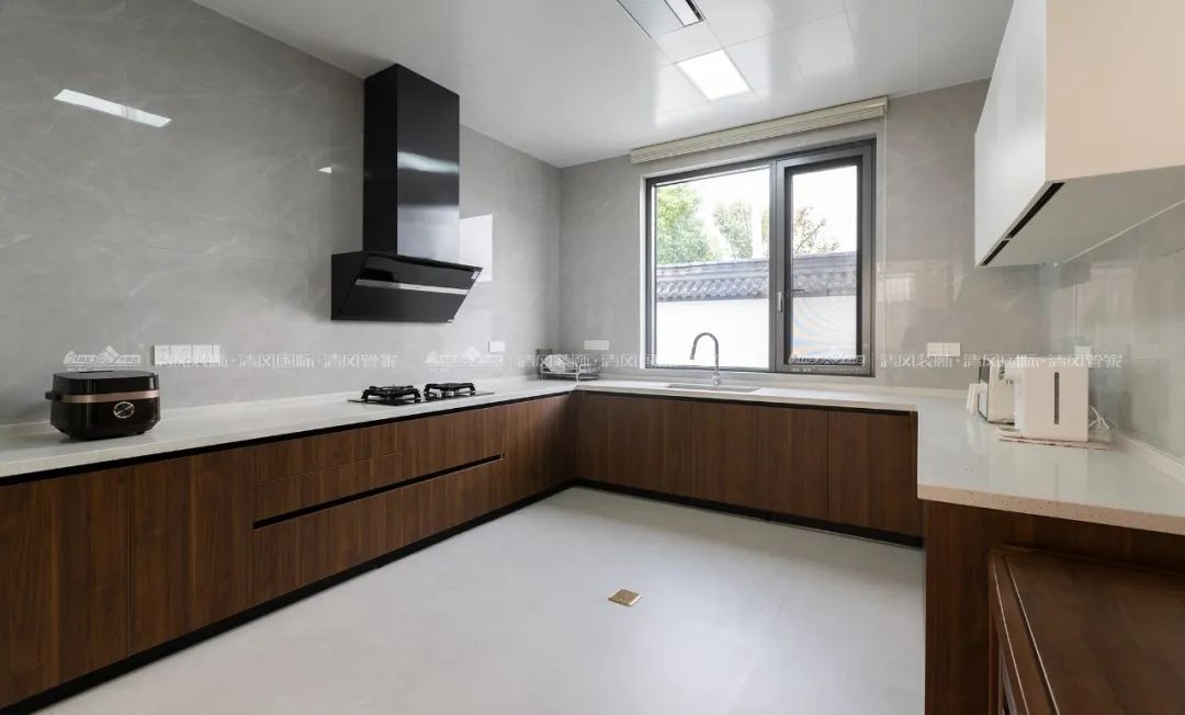 賞·析|420㎡現(xiàn)代簡(jiǎn)約，家是自然的延伸