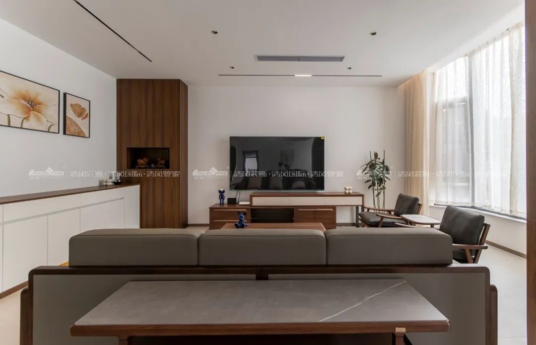 賞·析|420㎡現(xiàn)代簡(jiǎn)約，家是自然的延伸