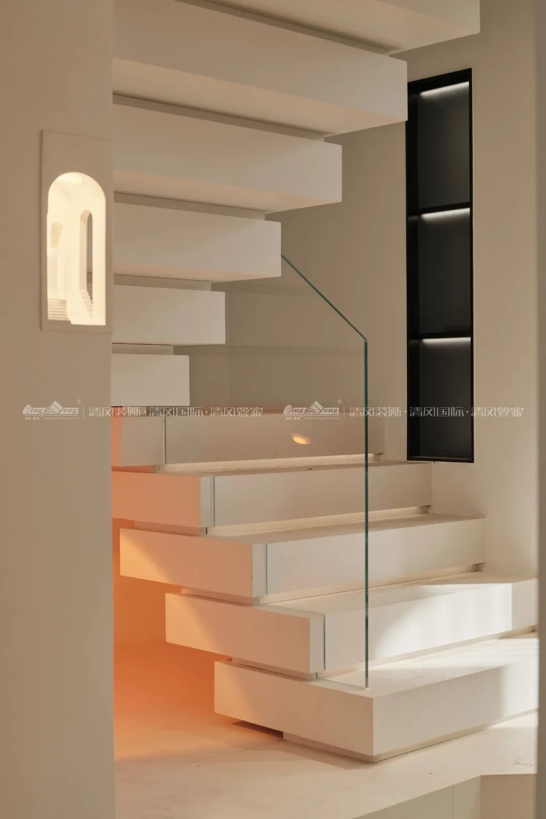 賞·析|289㎡現(xiàn)代極簡(jiǎn)別墅，生活與藝術(shù)的碰撞