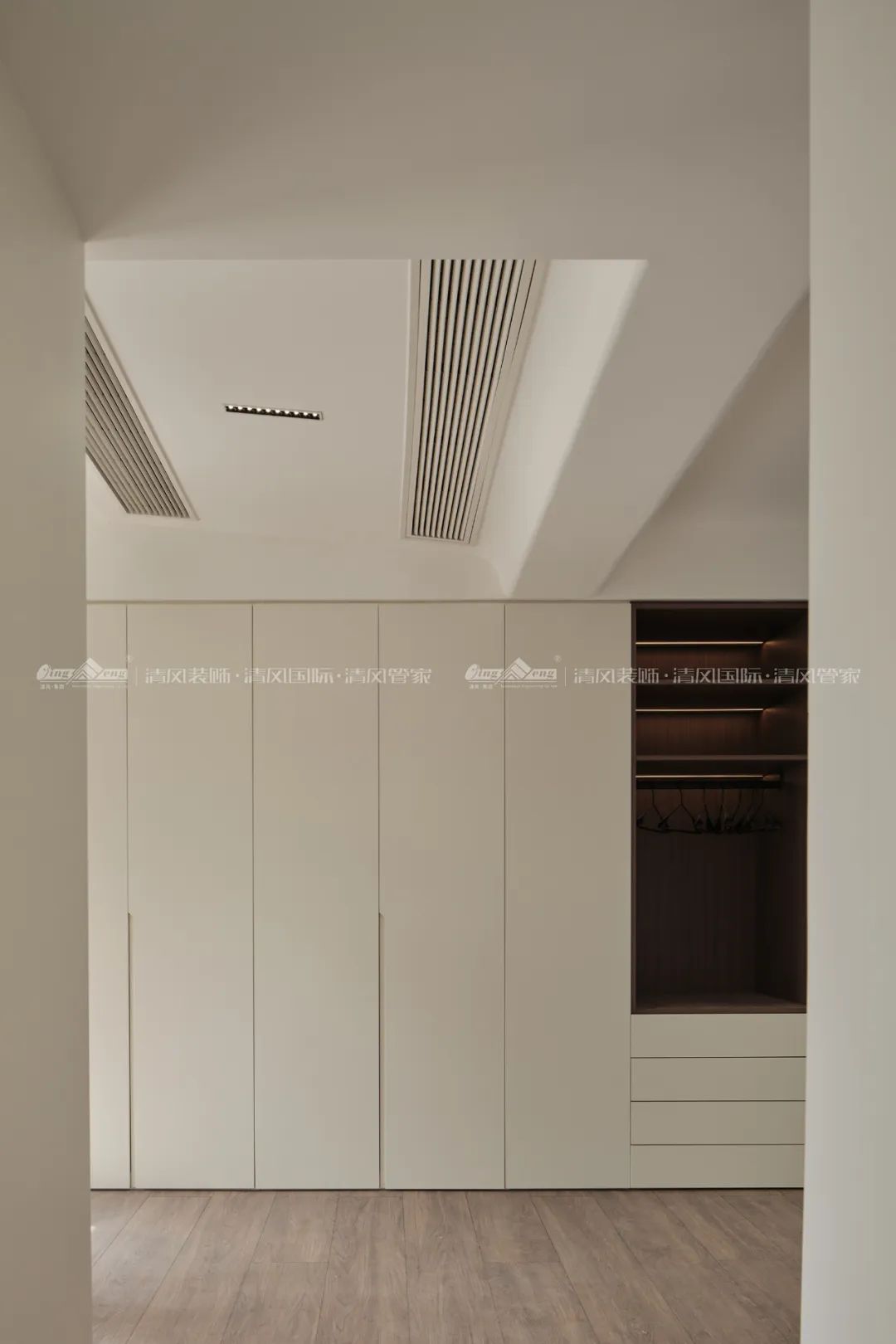 賞·析|289㎡現(xiàn)代極簡(jiǎn)別墅，生活與藝術(shù)的碰撞