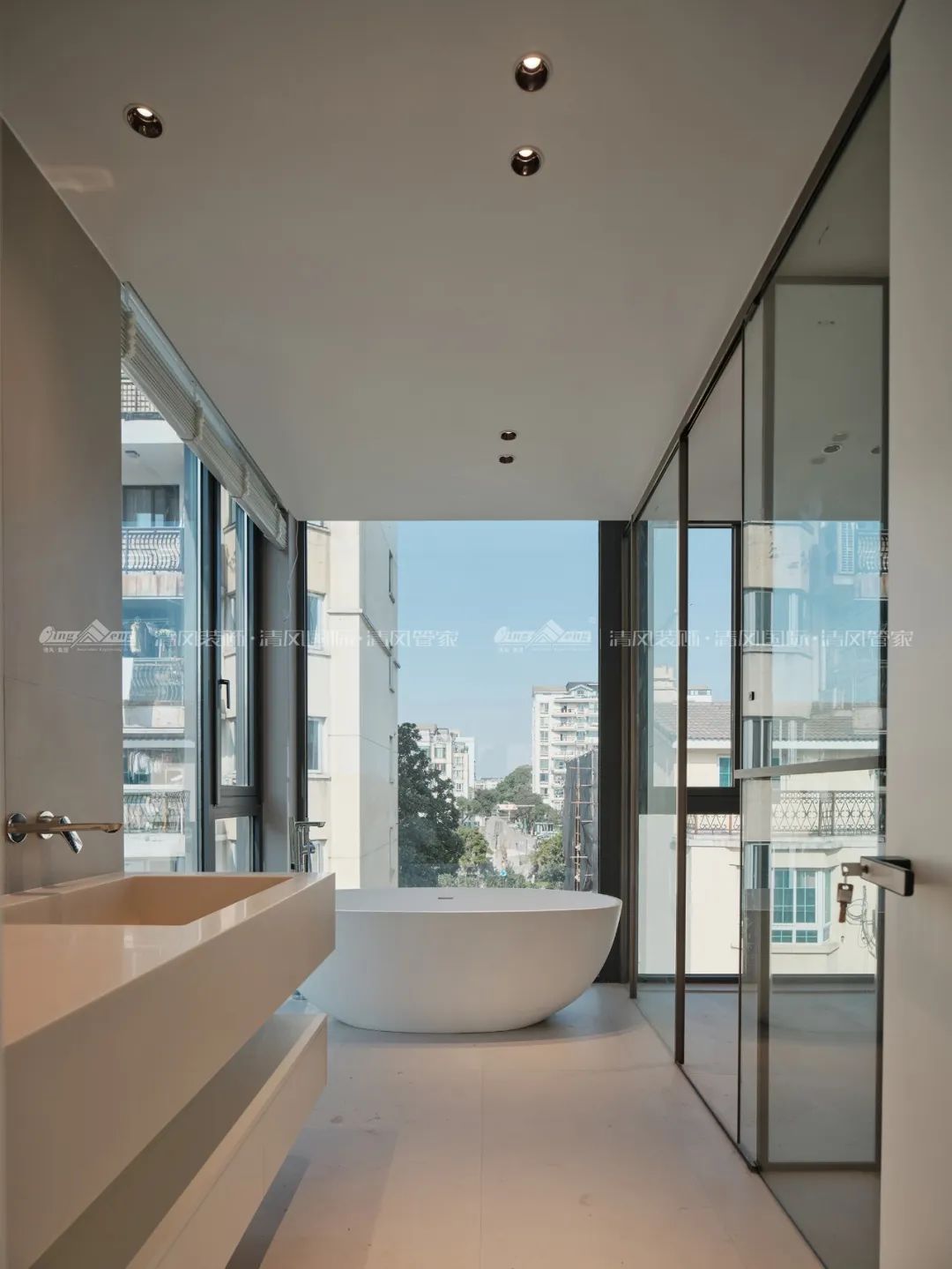 賞·析|289㎡現(xiàn)代極簡(jiǎn)別墅，生活與藝術(shù)的碰撞