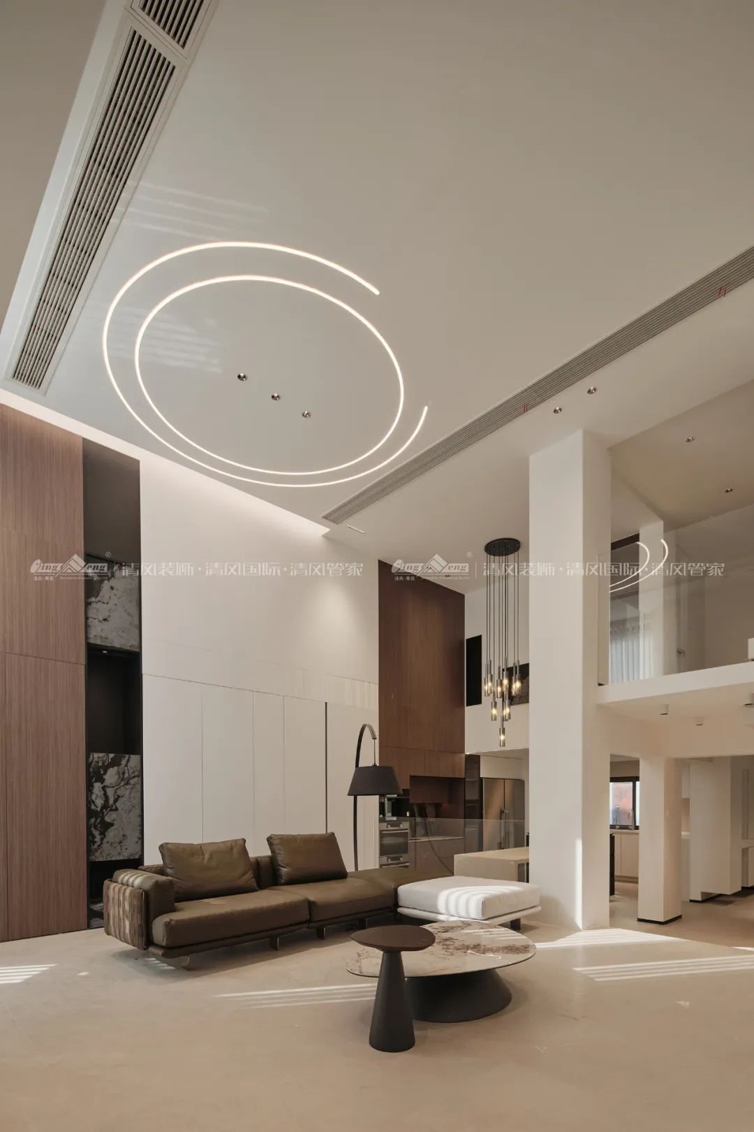 賞·析|289㎡現(xiàn)代極簡(jiǎn)別墅，生活與藝術(shù)的碰撞