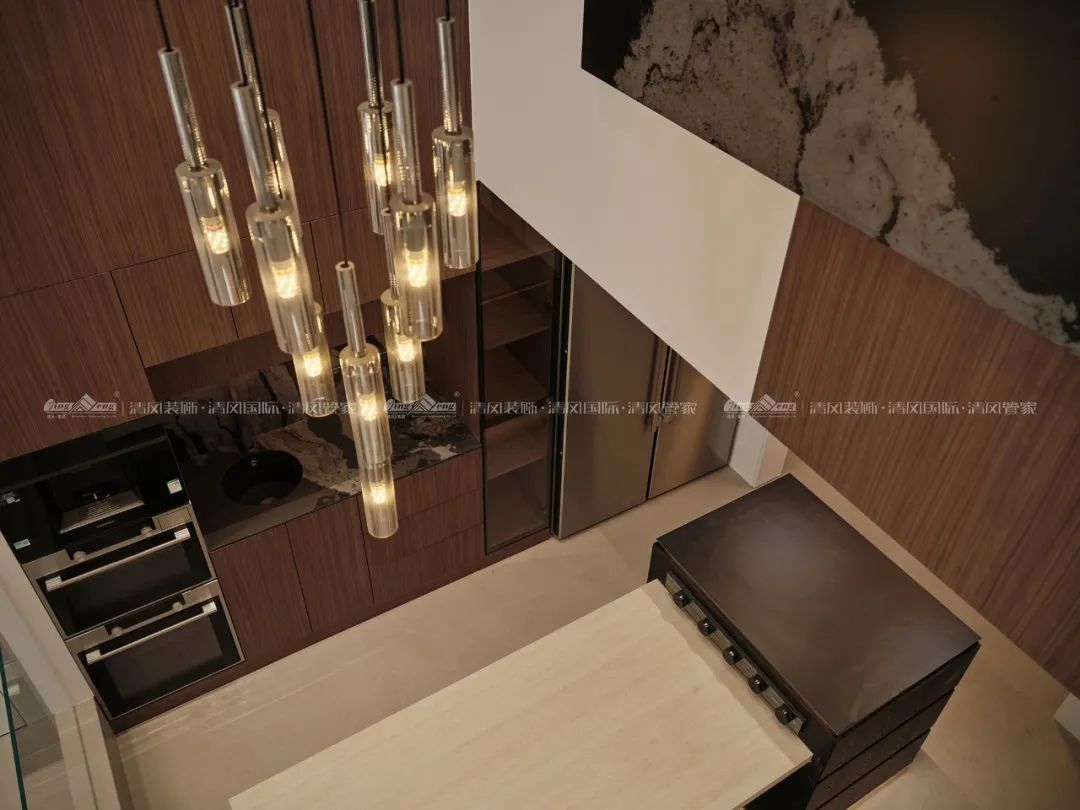 賞·析|289㎡現(xiàn)代極簡(jiǎn)別墅，生活與藝術(shù)的碰撞